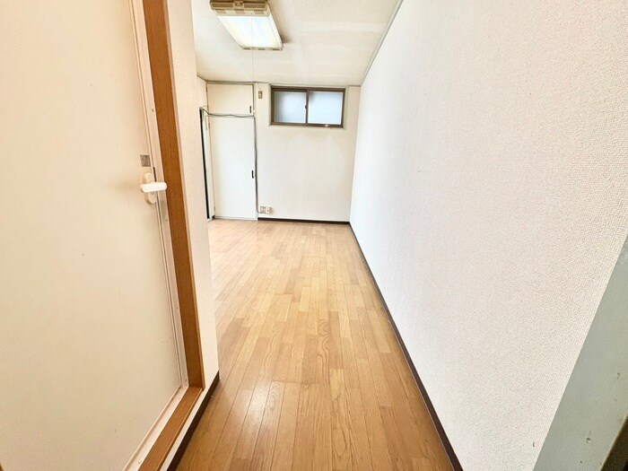 物件内観写真10　(廊下)