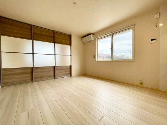 物件内観写真10　(居室)