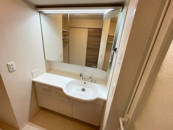 物件内観写真14　(洗面)