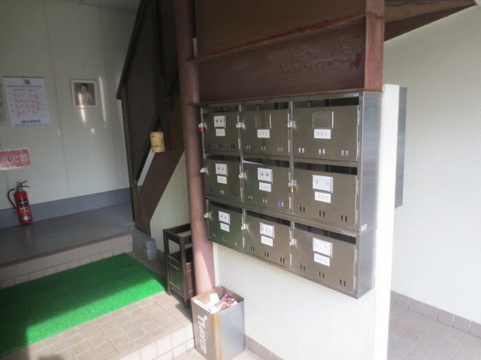 物件外観写真4　(エントランス部分)