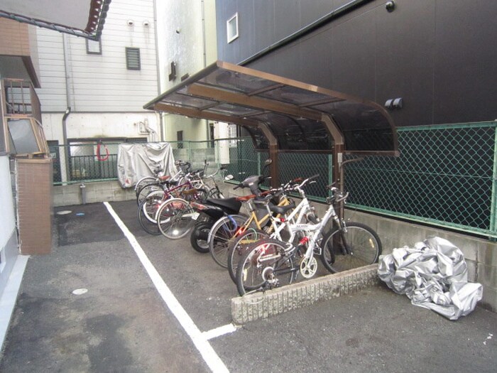 物件外観写真5　(駐輪場)