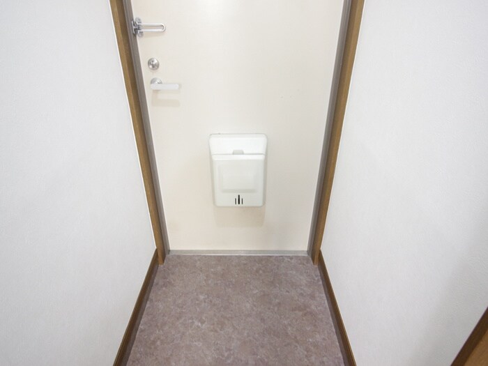 物件内観写真13　(玄関)