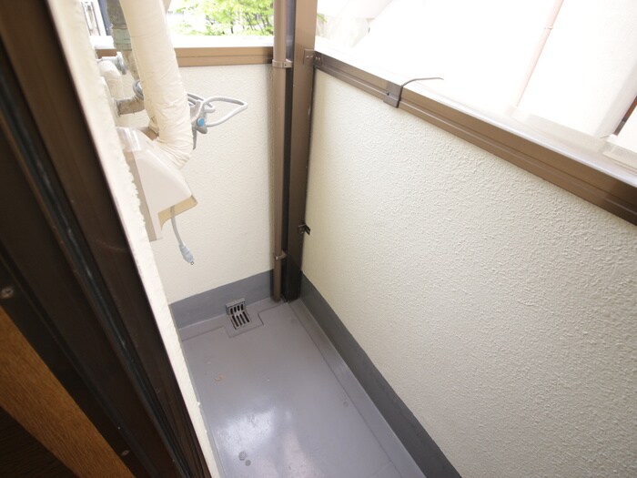 物件内観写真14　(洗濯機置場)