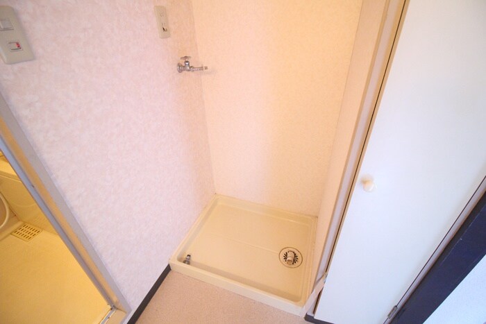 物件内観写真17　(洗濯機置場)