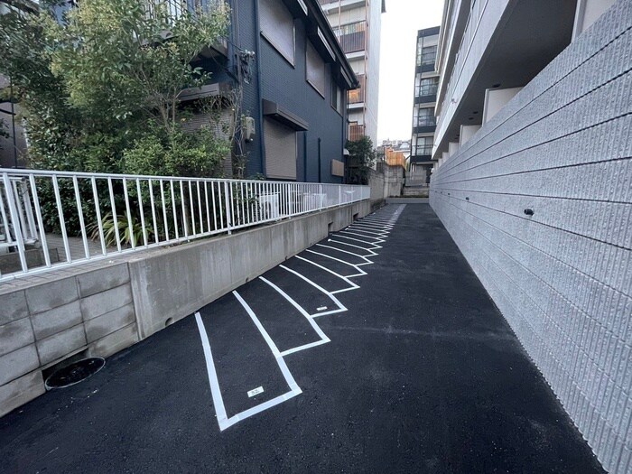 物件外観写真5　(駐輪場)