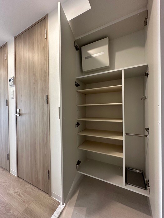 物件内観写真8　(靴箱)