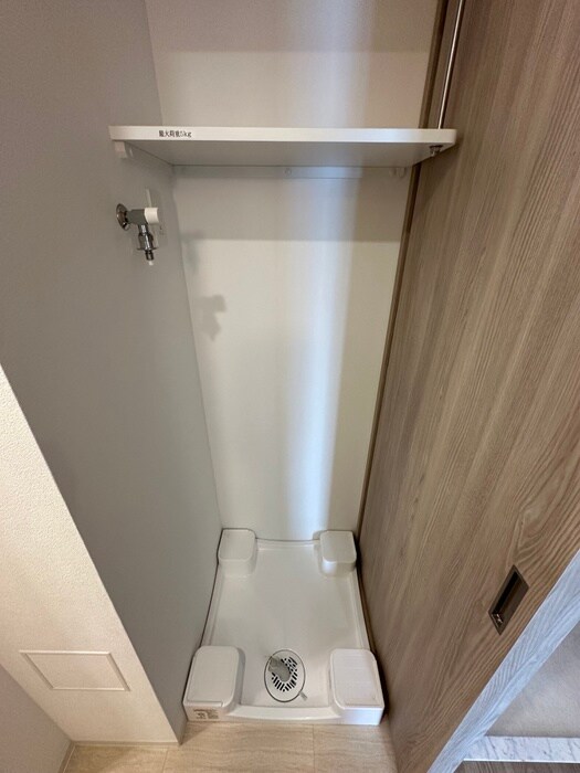 物件内観写真10　(洗濯機置場)