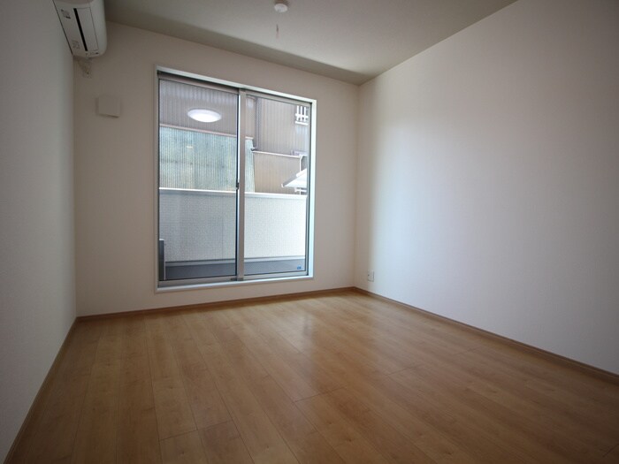 物件内観写真10　(居室)