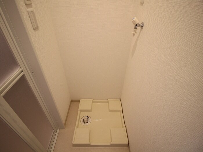 物件内観写真18　(洗濯機置場)