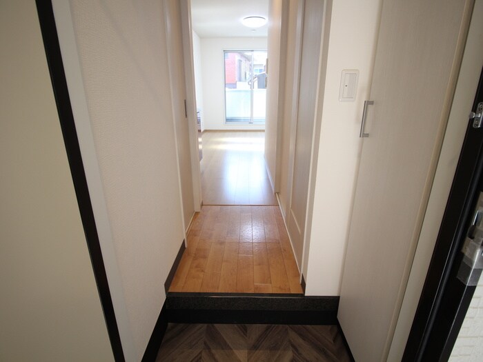 物件内観写真21　(玄関)