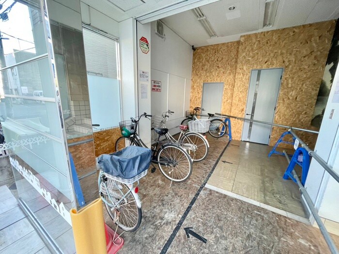 物件外観写真6　(駐輪場)