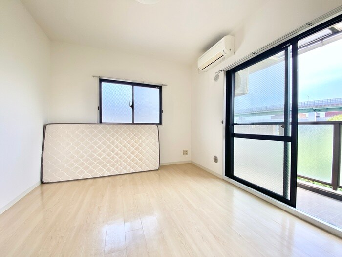 物件内観写真18　(居室)