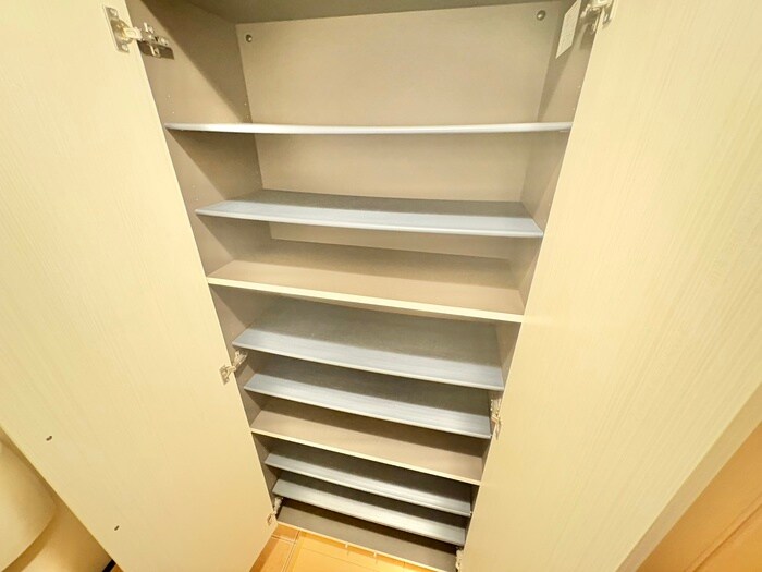 物件内観写真15　(靴箱)