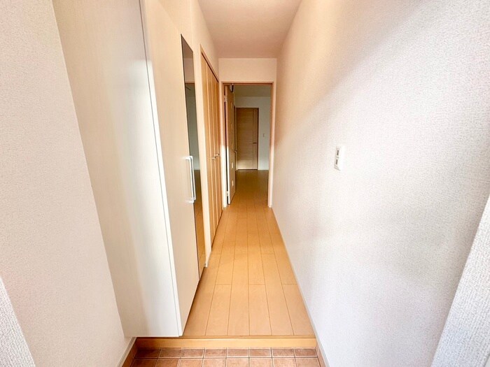 物件内観写真19　(廊下)