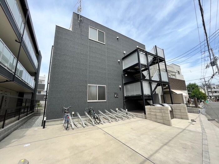 物件外観写真2　(駐輪場)