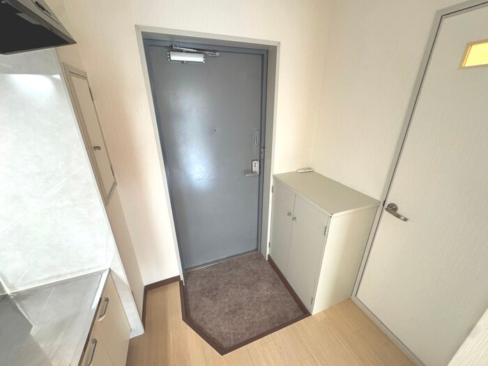 物件内観写真11　(玄関)