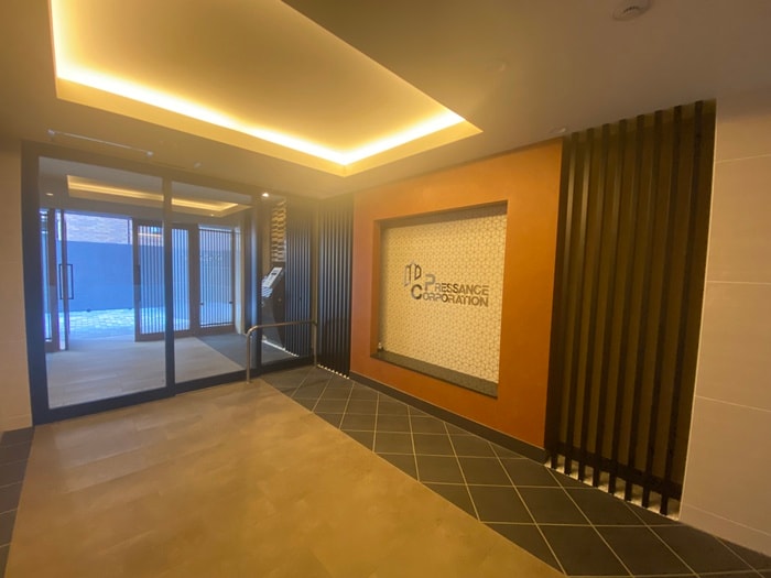 物件外観写真2　(エントランス部分)