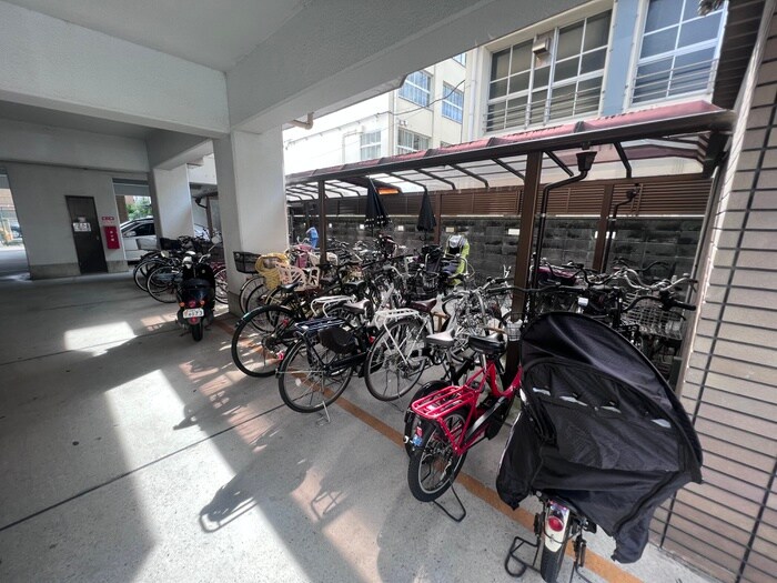 物件外観写真3　(駐輪場)