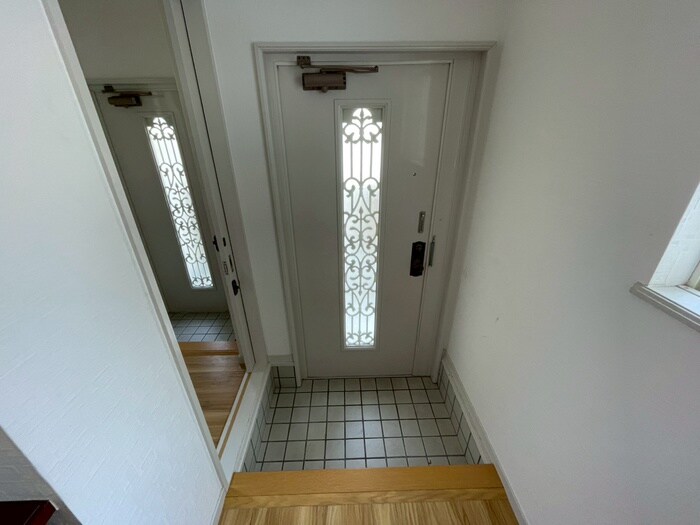 物件内観写真14　(玄関)