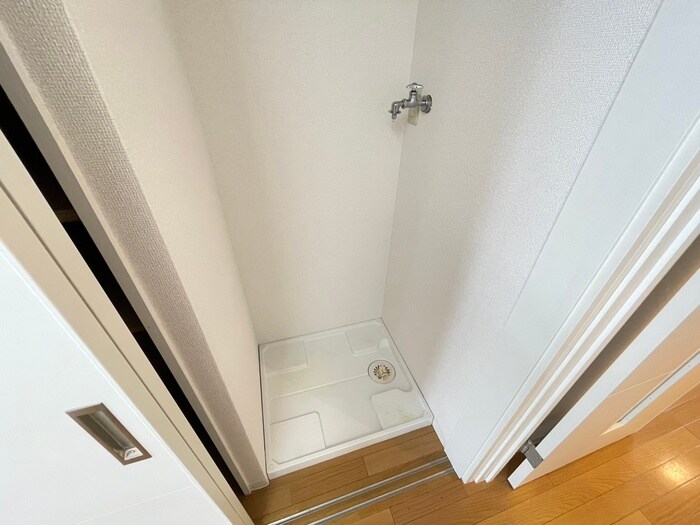 物件内観写真13　(洗濯機置場)