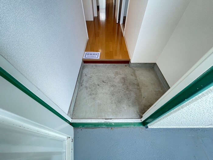 物件内観写真15　(玄関)