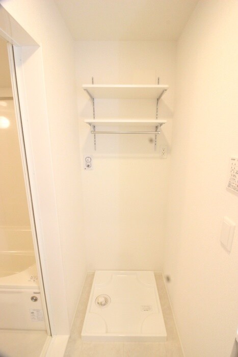 物件内観写真16　(洗濯機置場)