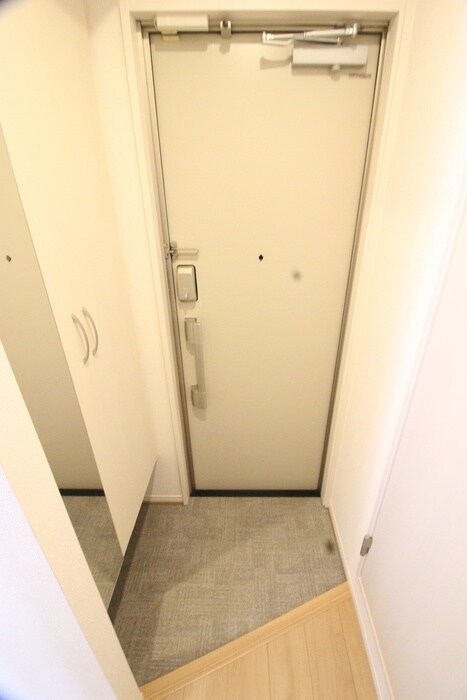 物件内観写真17　(玄関)