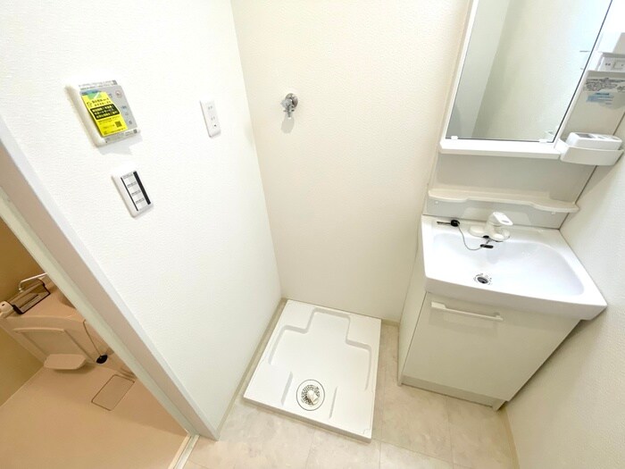 物件内観写真12　(洗濯機置場)