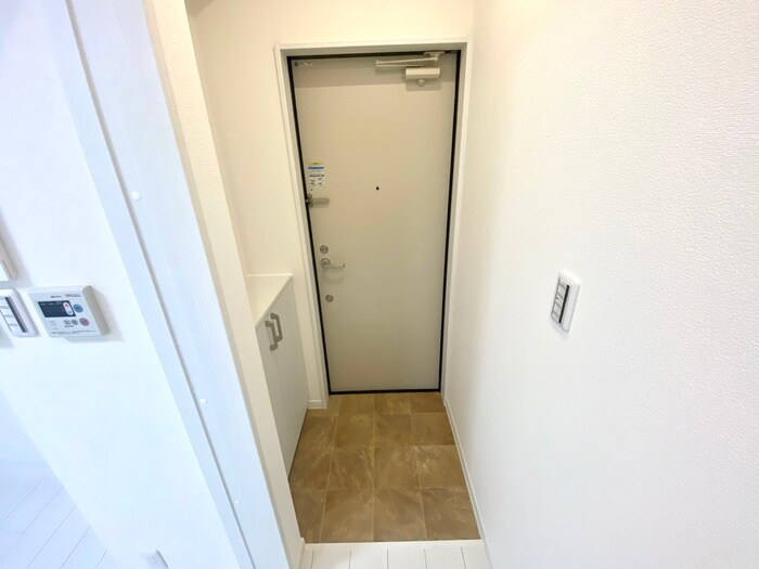物件内観写真18　(玄関)