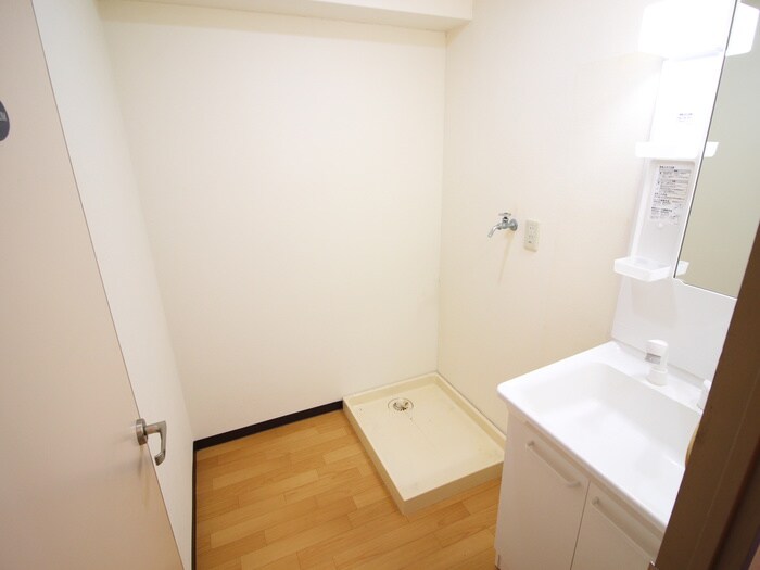 物件内観写真20　(洗濯機置場)