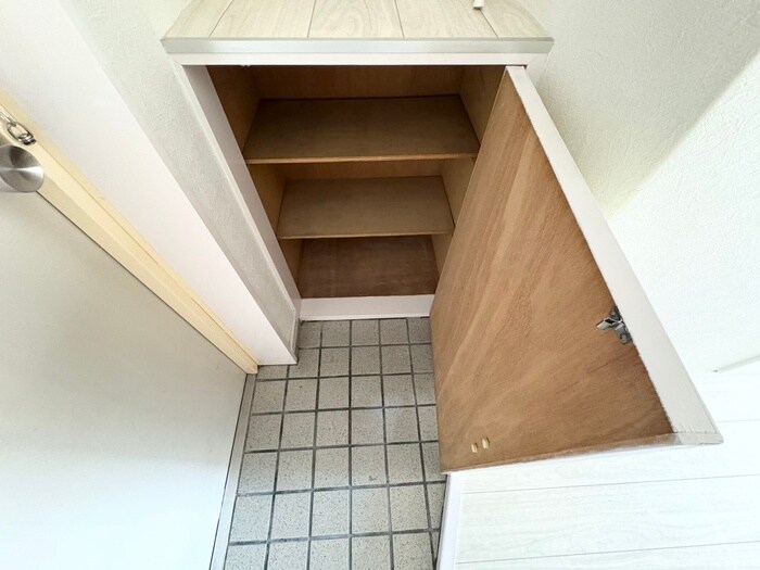 物件内観写真18　(靴箱)