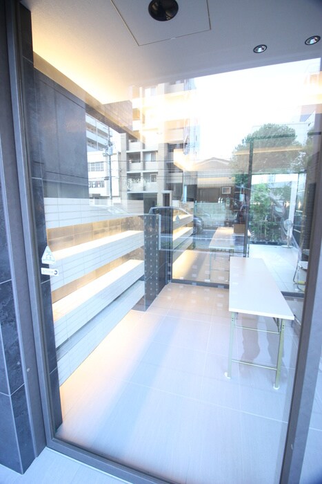 物件外観写真6　(エントランス部分)