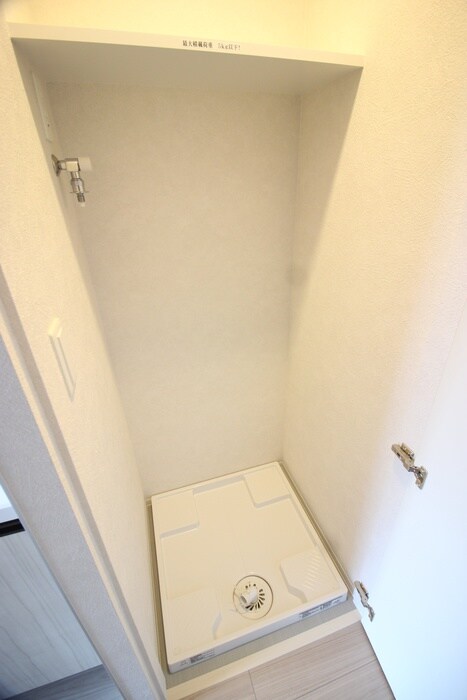 物件内観写真13　(洗濯機置場)