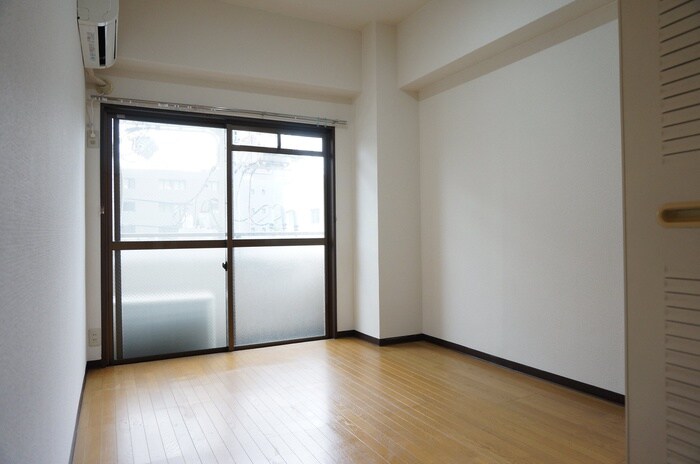 物件内観写真4　(居室)