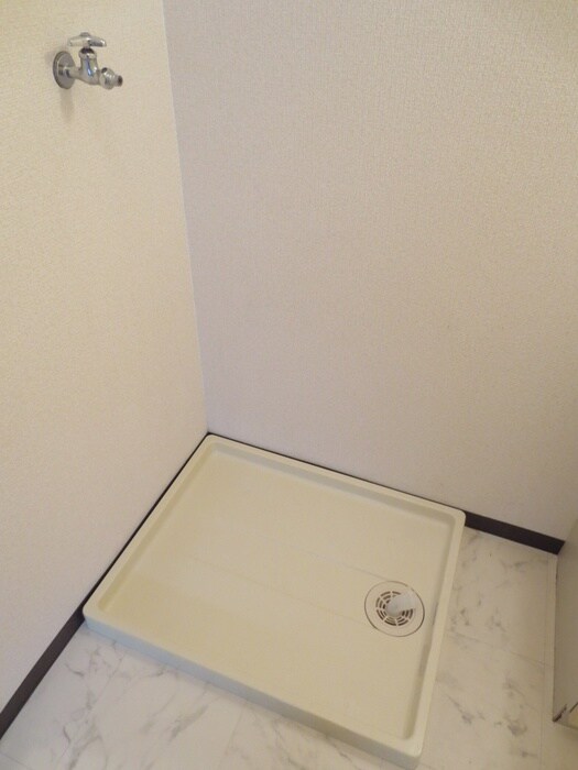 物件内観写真13　(洗濯機置場)