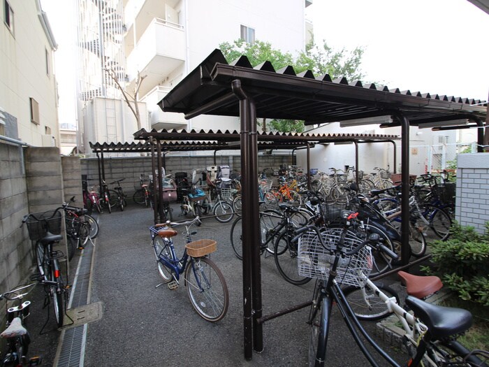 物件外観写真5　(駐輪場)