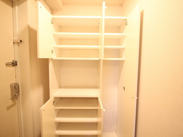 物件内観写真18　(靴箱)