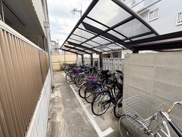 物件外観写真6　(駐輪場)