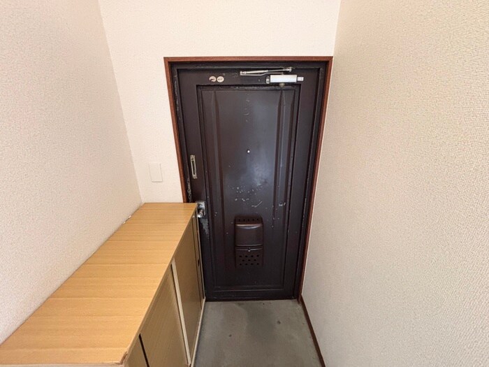物件内観写真13　(玄関)