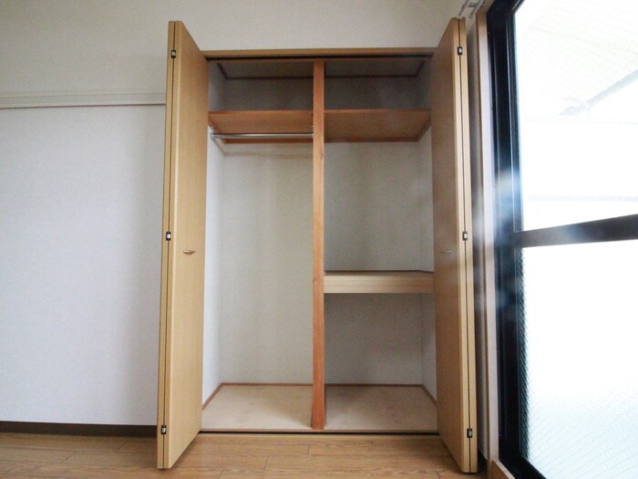 物件内観写真12　(収納)