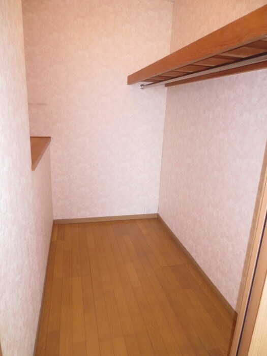 物件内観写真12　(収納)