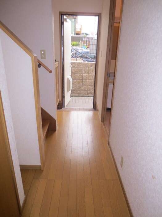 物件内観写真17　(玄関)