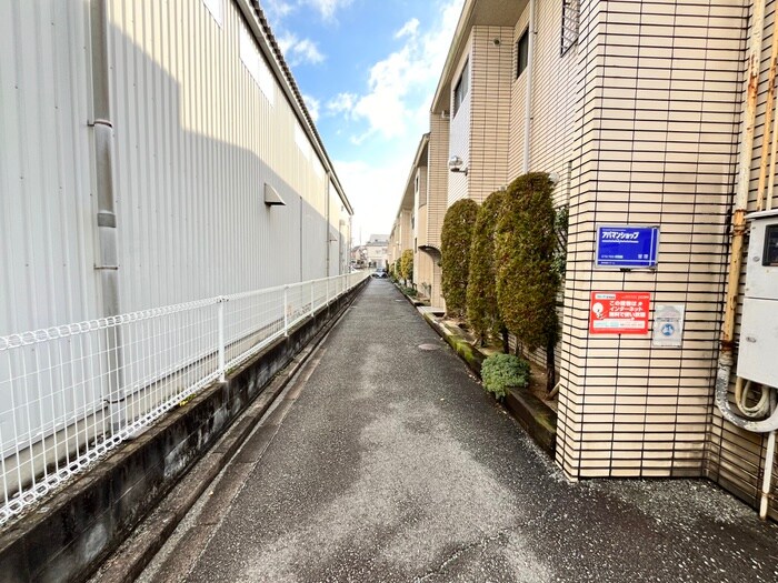 物件外観写真5　(駐輪場)