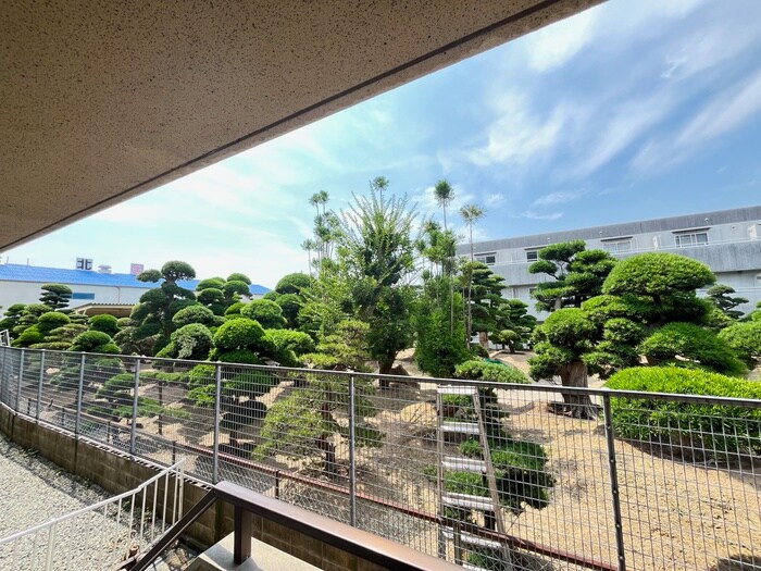 物件内観写真22　(室内からの展望)