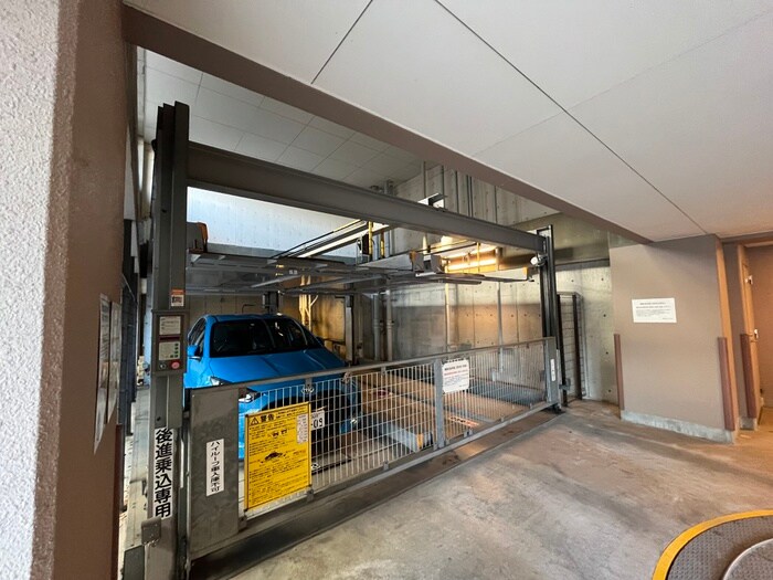 物件外観写真4　(駐車場)