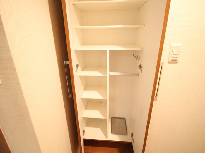 物件内観写真10　(靴箱)