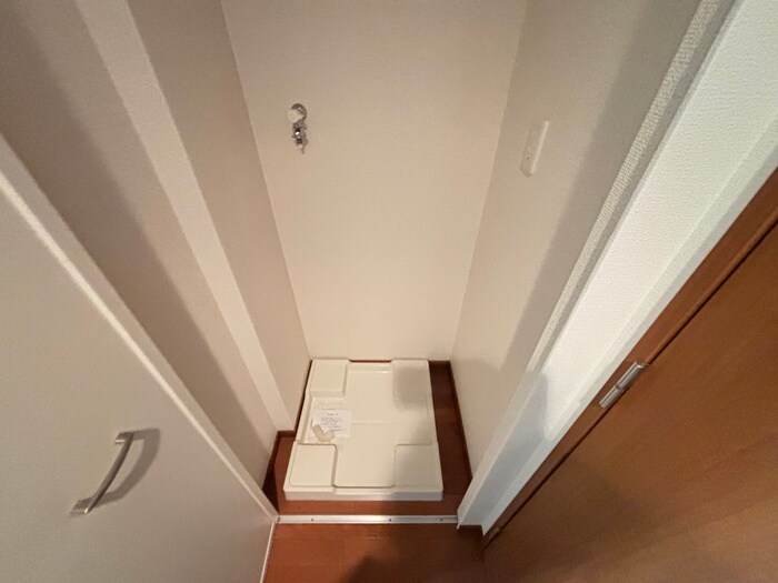 物件内観写真21　(洗濯機置場)