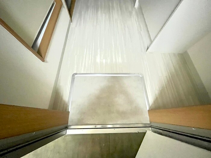 物件内観写真12　(玄関)