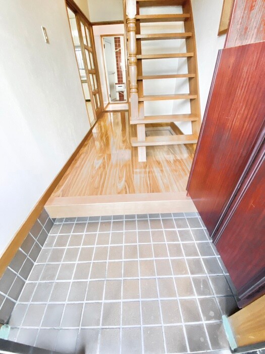 物件内観写真15　(玄関)