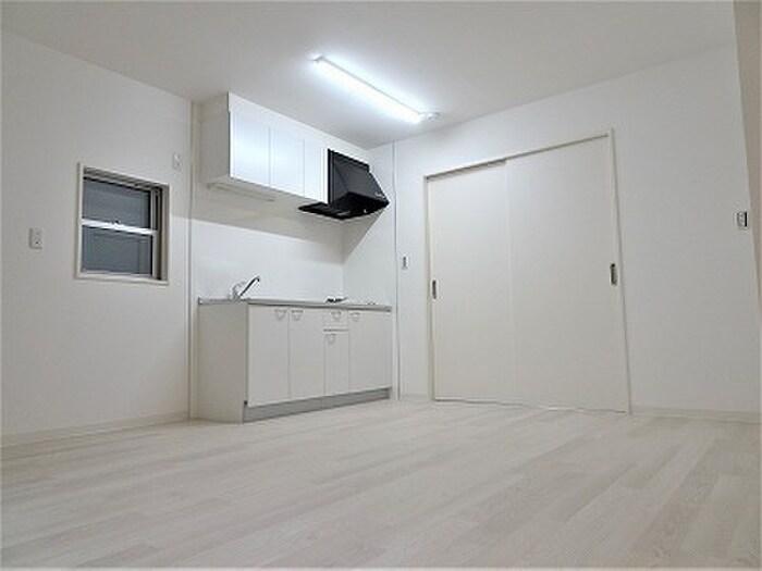 物件内観写真2　(居室)